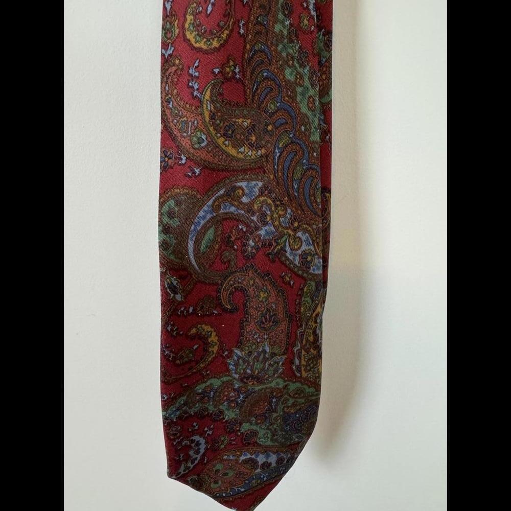 Smithsonian Institution Silk Tie - Elegant Paisley Design